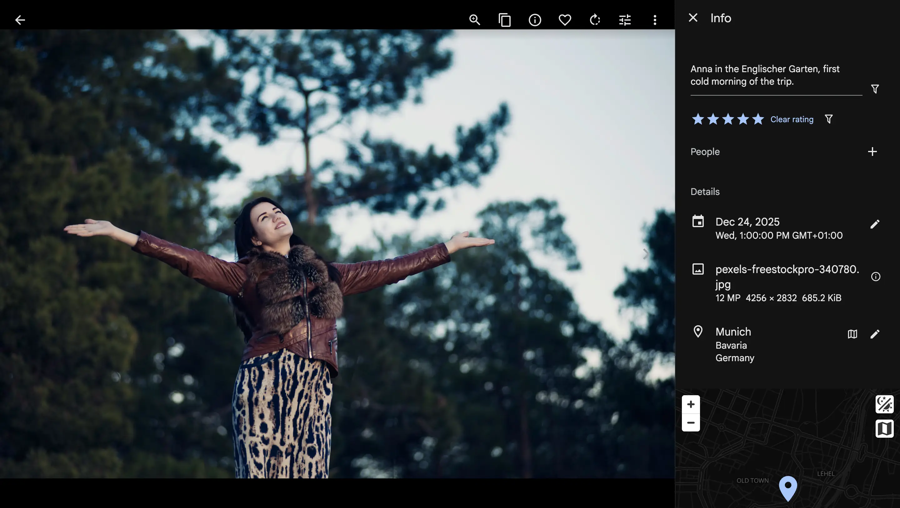 Edit members' photos in Spaces screenshot